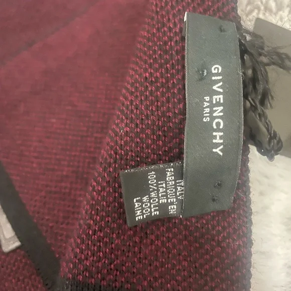 Givenchy Wool Scarf 🧣 - Picture 3 of 8